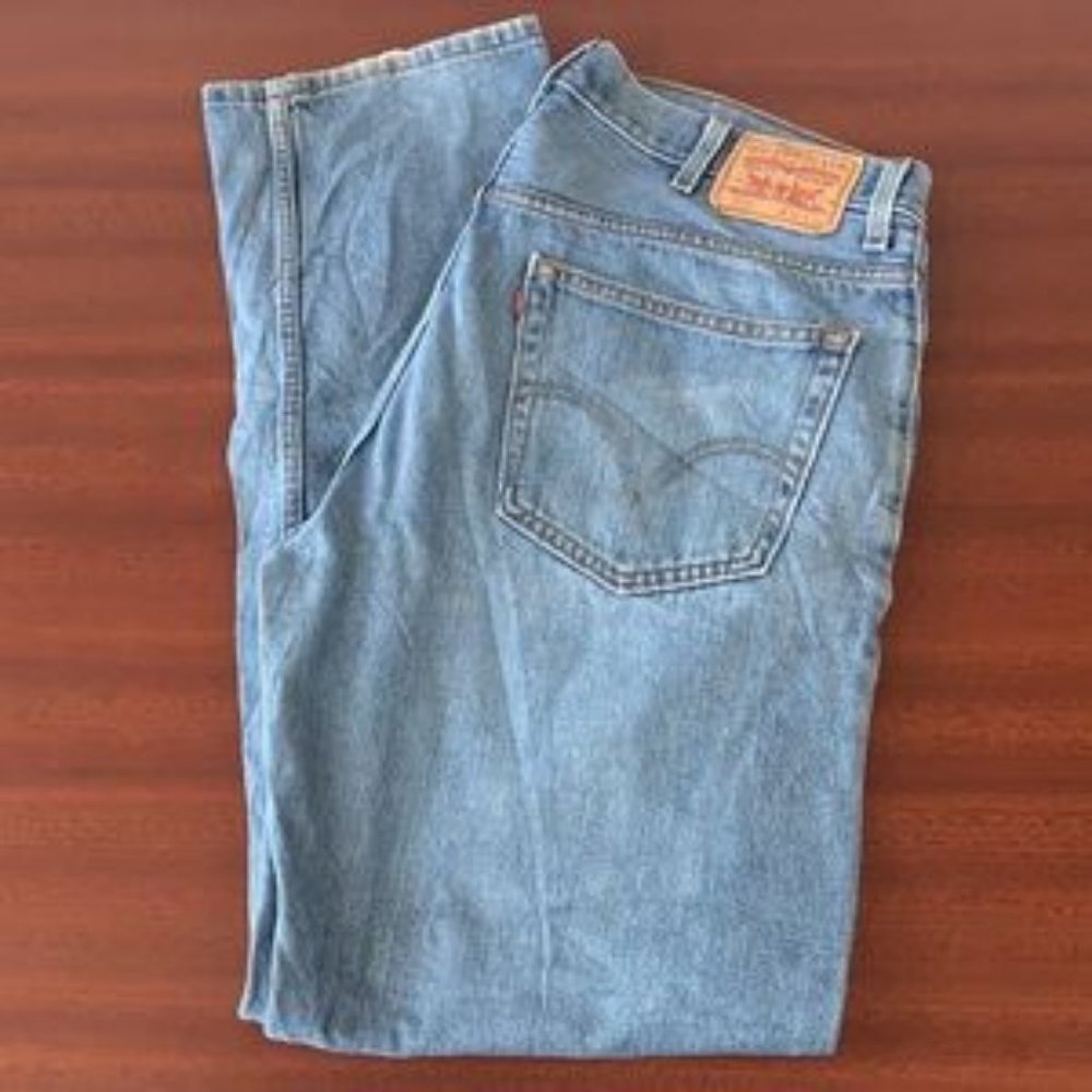 Vintage man’s 505 Levi’s mom jeans